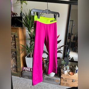 Nike Pro cropped athletic pants